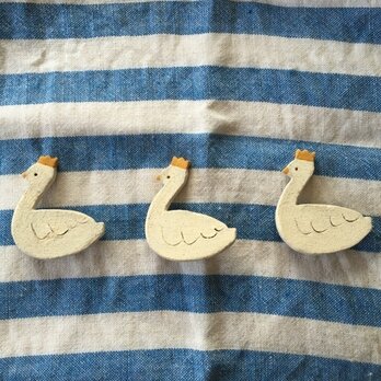 【陶土】＊白鳥の陶ブローチ、スワン