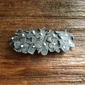 革花のバレッタ(花芯つき) グレー 金具5cm 112の画像