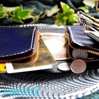 革の宝石ルガトー・二つ折りコインキャッチャー財布（紺）の画像