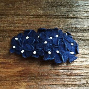 革花のスリーピン(花芯付き)  Sサイズ  紺の画像