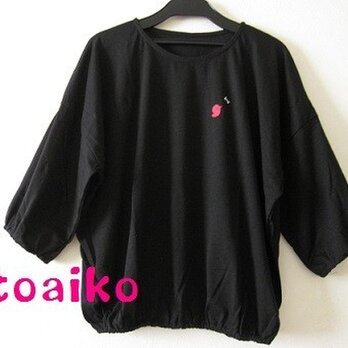 コラールピンクの鳥とリボンのさらさらシャツ☆（ブラック）の画像