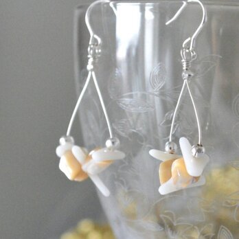 Mother of Pearl & Coral Earringsの画像