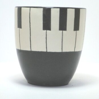 ピアノのフリーカップの画像