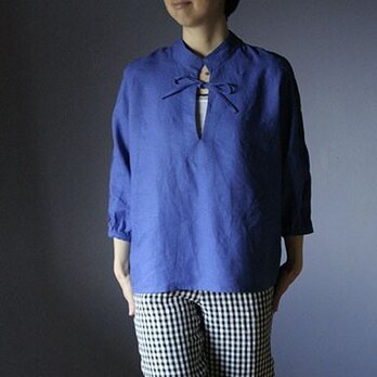 袖ピンタックブラウス：青