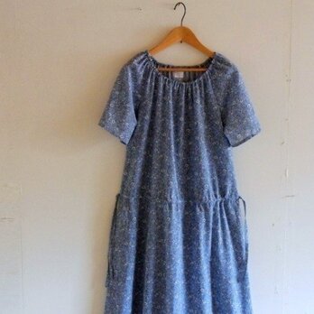 ブルーフラワー　ローウエストワンピース
