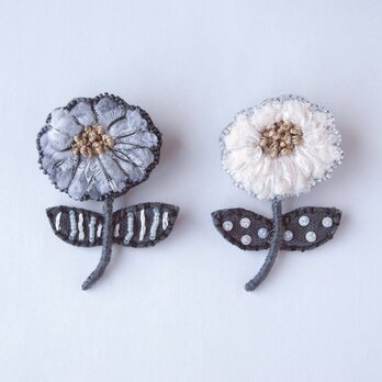 petit flower 刺繍 ブローチ no.3