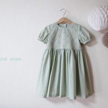 パフスリーブのワンピース　100　ミンティー