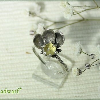 Fused glass flower ring size 6の画像