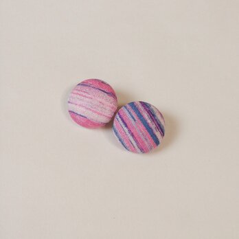 絹手染くるみボタン（18mm ピンク青）の画像