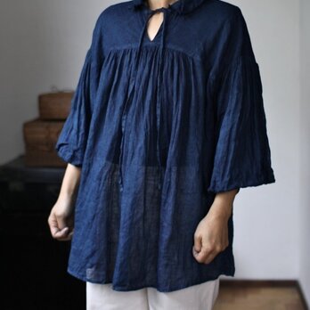 草木染めリネンシングルガーゼのブラウス　藍