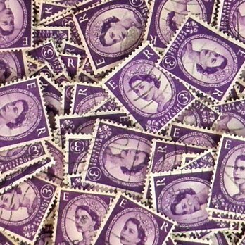 Vintageエリザベス女王切手20枚・紫 DA-CO020の画像
