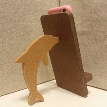 イルカが支える携帯・スマホスタンド　濃茶の画像