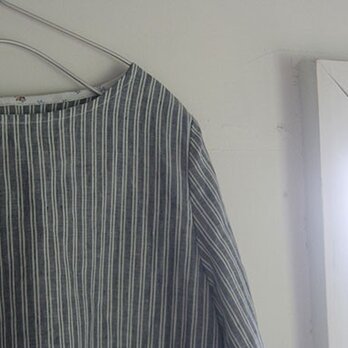 ブルーストライプのクルーネックワンピ