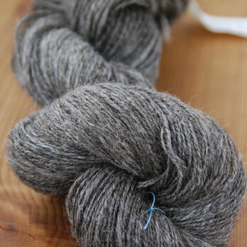 手紡ぎシェットランドヤーン糸の画像