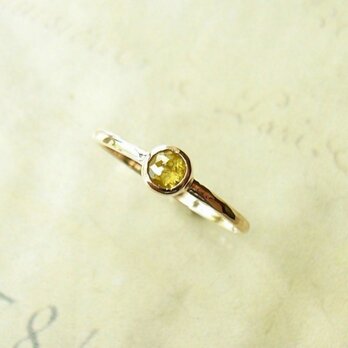 ナチュラルダイアモンドの指輪(イエロー)の画像