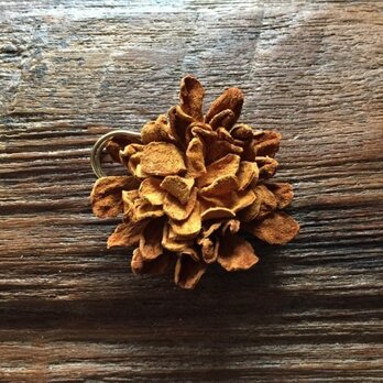 革花のカブトピン M  金具4cm キャメルの画像