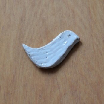 陶器のブローチ HATO