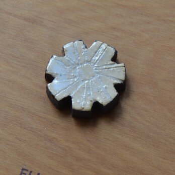 陶器のブローチ HANA