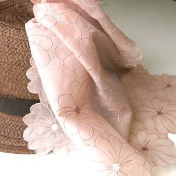 草木染刺繍ハンカチ マーガレット（ピンク）の画像