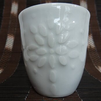 磁器土　花柄の凹凸模様　フリーカップ②　　の画像