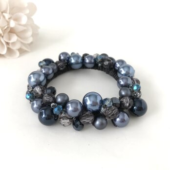 ネイビー ブルーの ビーズ クロッシェ シュシュ 紺 青 かぎ針編み ビジュー パール ビーズ ヘアゴム まとめ髪