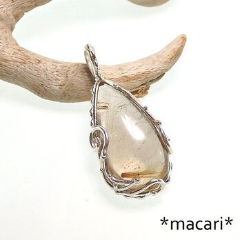 ルチルクォーツの唐草フレームペンダント　２
