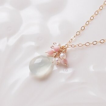 【S様ご予約品】カルセドニーとクィーンコンクシェルのネックレス