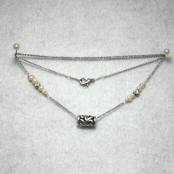 淡水真珠とシルバーのネックレスの画像