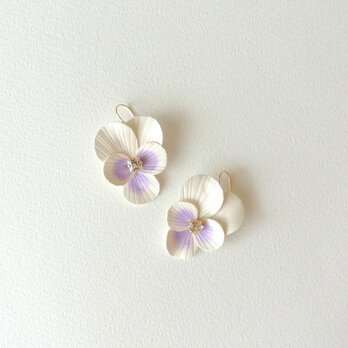 恋するビオラ ピアス／イヤークリップ （white）