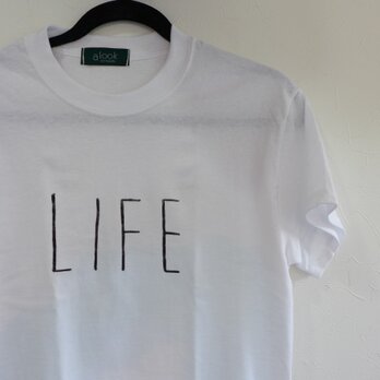 alookonbooks life Teeの画像