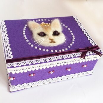 フェルトのブック型小箱「羊毛フェルトのネコ姫」の画像