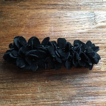 革花のバレッタ(ﾋﾞｰｽﾞ)金具7cm ブラックの画像