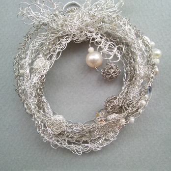 silver xmas wreathの画像