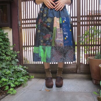 着物リメイク☆紺や緑の紬をいっぱいパッチ！可愛い大人スカート♪の画像