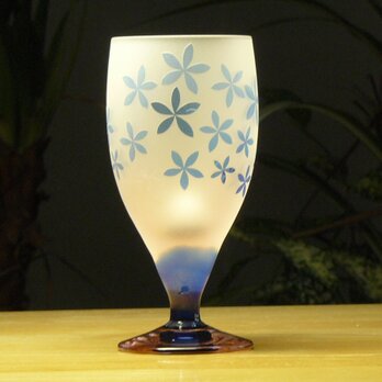 イントマの台付きグラス　ブルー×ピンク　（1個）の画像