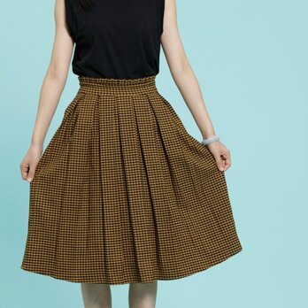 秋冬のチェック柄ウールスカート