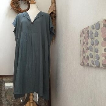 ゆったりサイズのタックワンピース　M～L