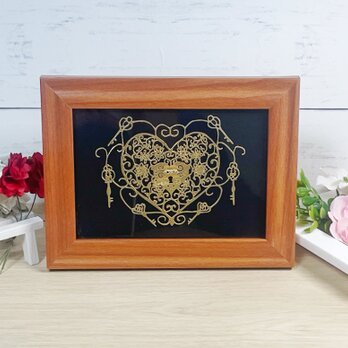 切り絵 ハートと心の鍵（金）【額つき】ギフト プレゼント お祝い