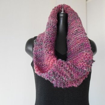 スラブ糸ピンクのスヌード