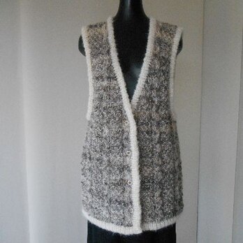 茶とアイボリーのベスト