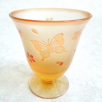 可愛いオレンジのグラス　- 蝶々と桜 -の画像