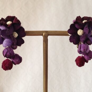 染め花の小花と蕾のイヤリングB(パープル)の画像