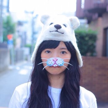 羊毛フェルトの白熊ぼうし