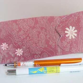 和　絹のケース　お花のレースモチーフ付き　ペンや眼鏡入れにの画像