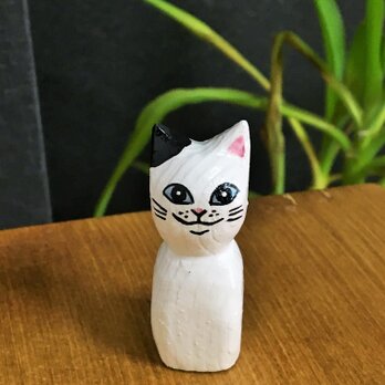 木彫り猫 白黒猫　の画像