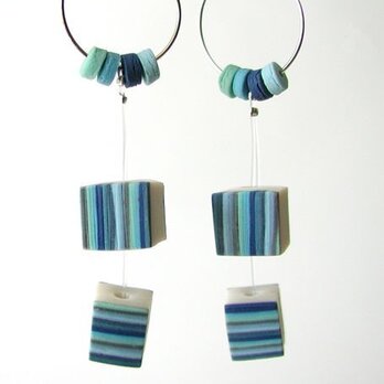 Cube pierced earrings -blueの画像