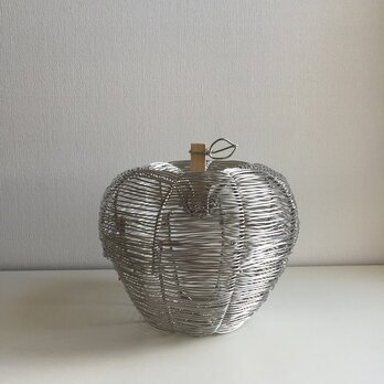 りんご型ふた付きかご（シルバー）の画像