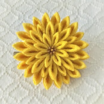 〈つまみ細工〉菊大輪の髪飾り(黄色)の画像