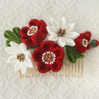 〈つまみ細工〉梅と小菊のコーム(赤と白)の画像