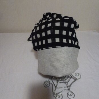カットソー結びニット帽子　ギンガムチェック　黒×白×グレーの画像